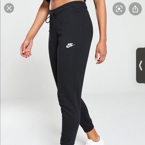 Nike Black women’s Sweatpants